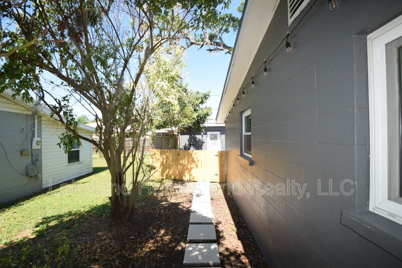 527 Garden Drive North – photo 4