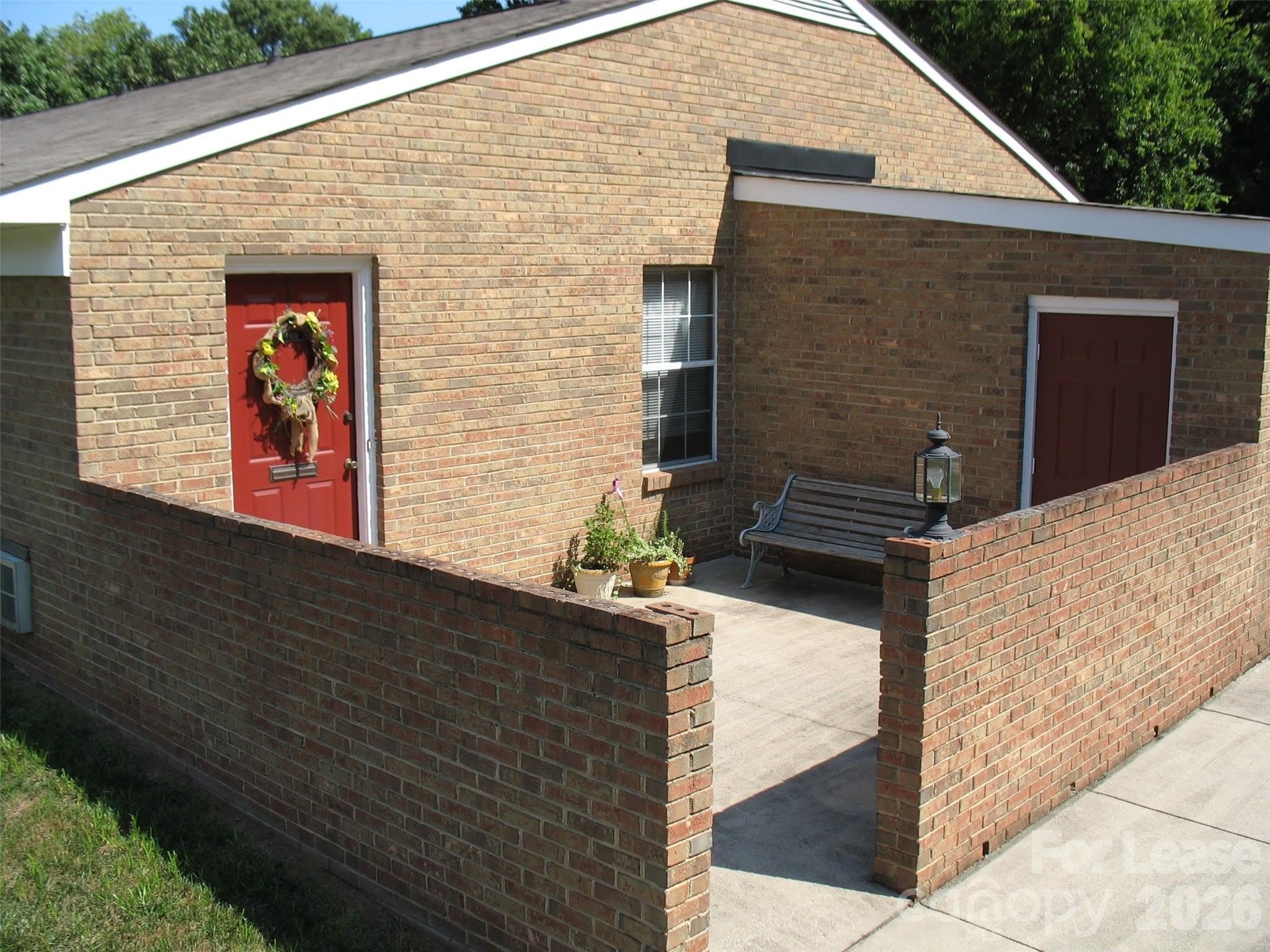1306 Lomax Avenue – photo 2