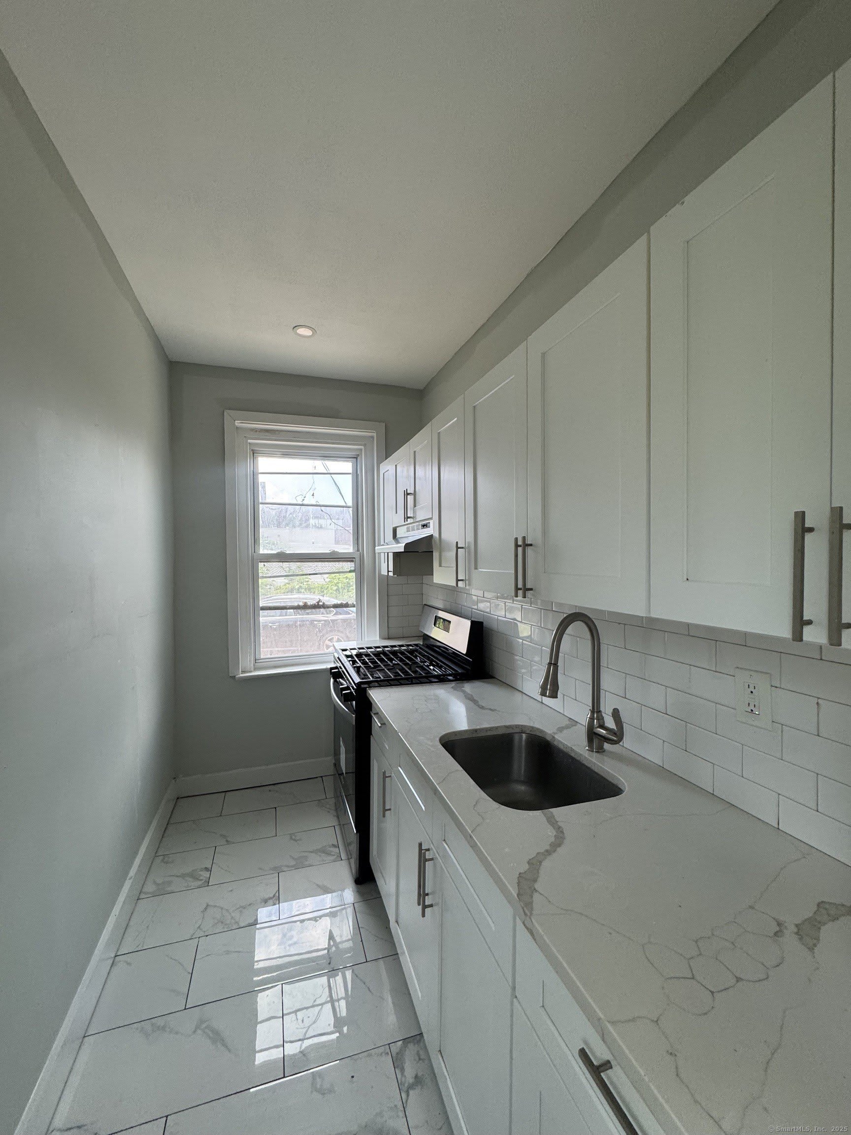 648 Ferry Street – photo 2