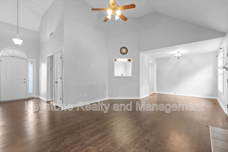 1405 Mutual Drive – photo 2