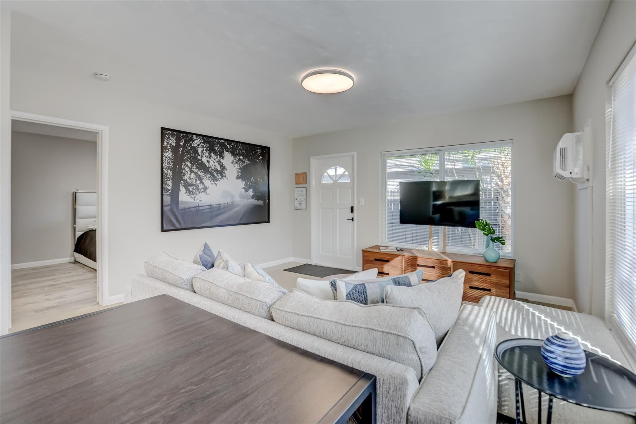 1005 NE 17th Court – photo 5