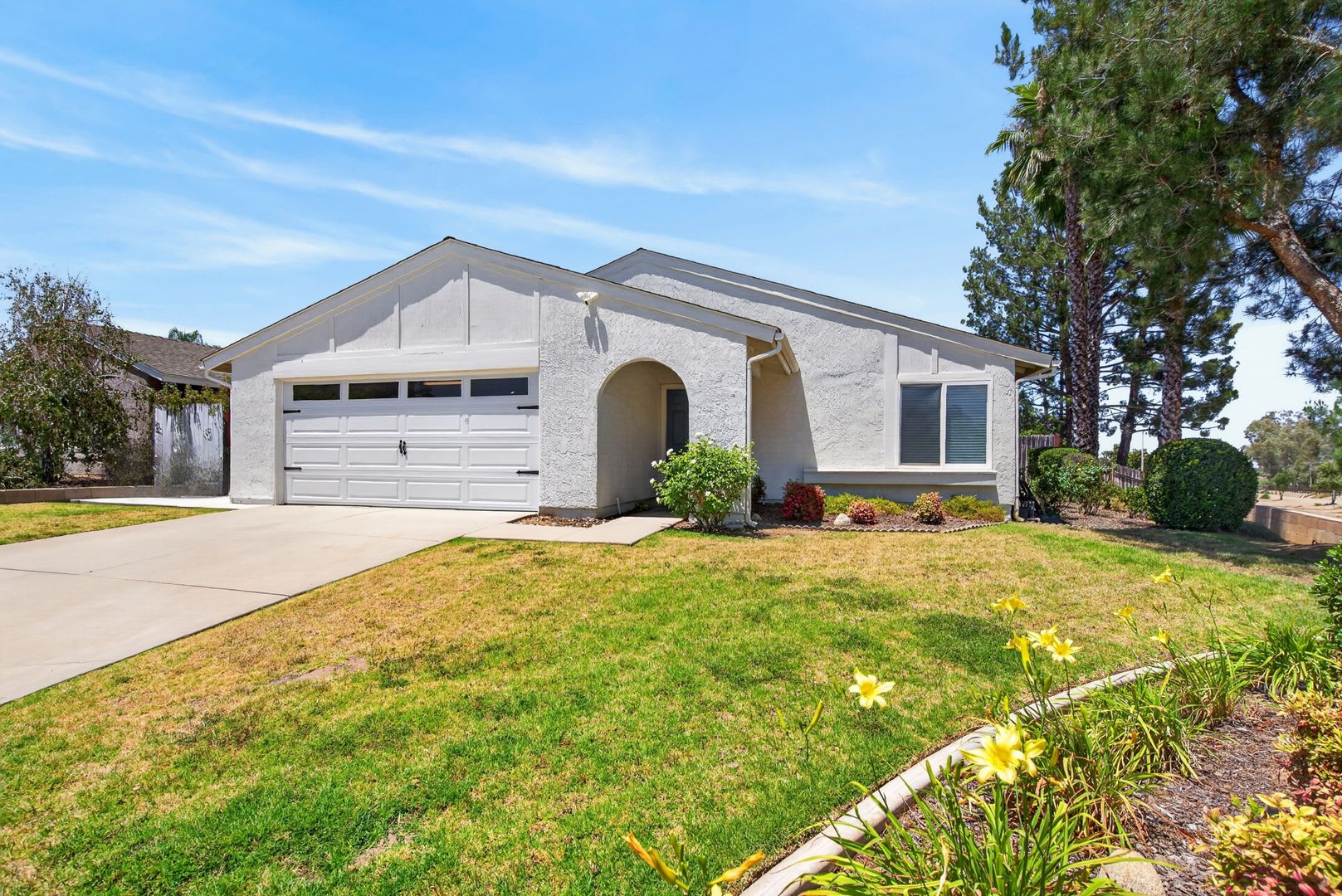 Charming Redlands Home – photo 2