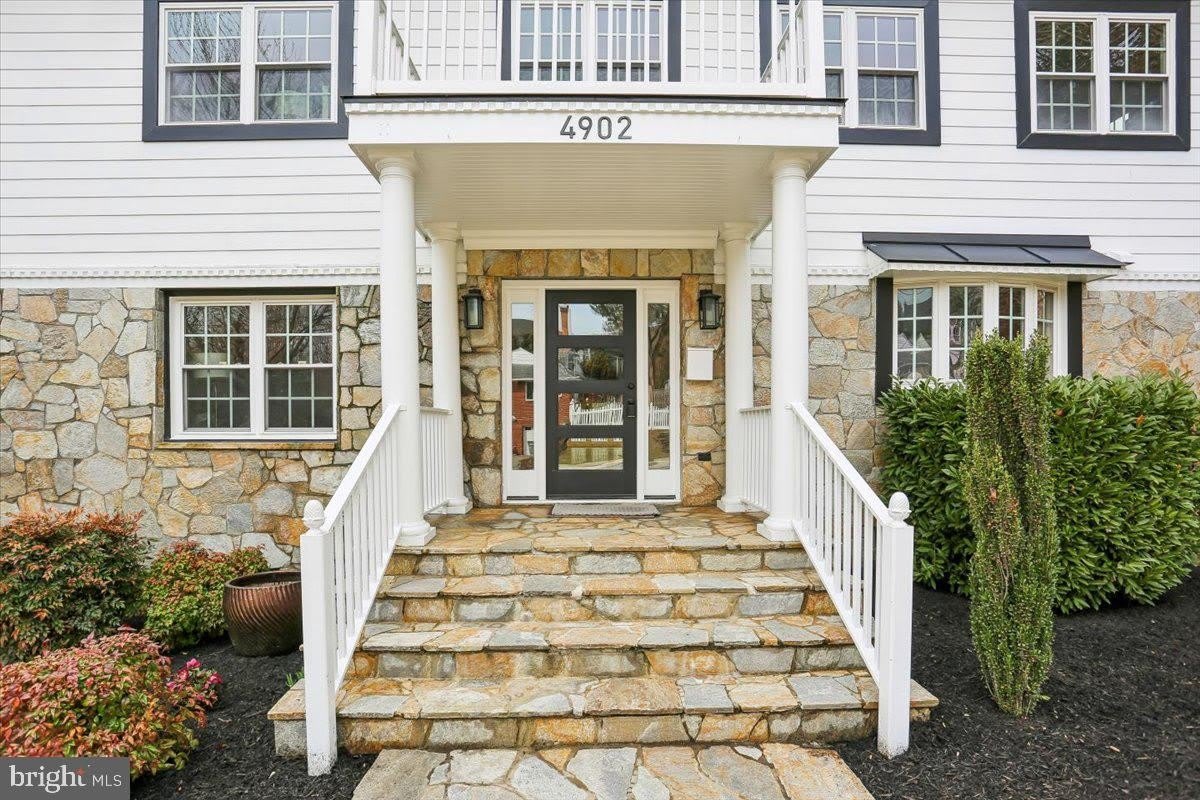 4902 DERUSSEY Parkway – photo 2