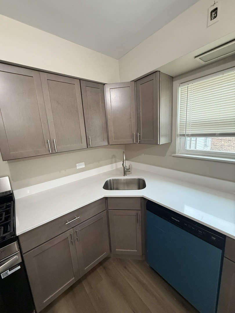 5721 W Addison Street – photo 3