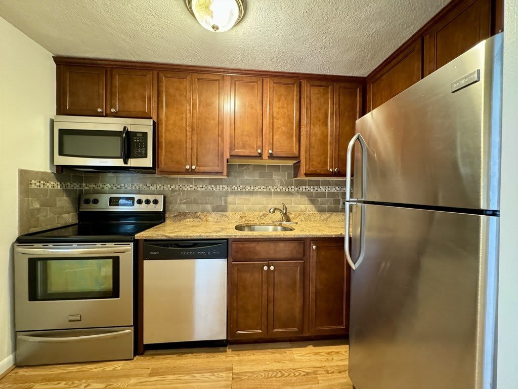 96 Fountain Ln – photo 2