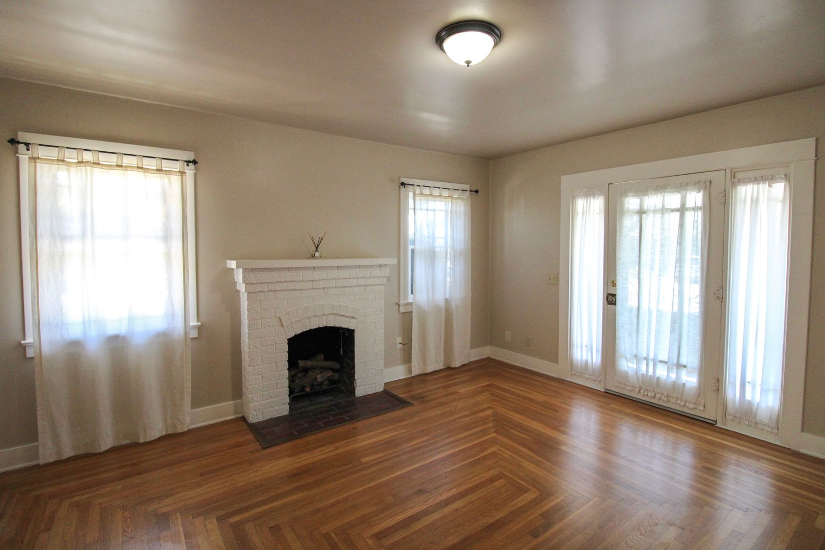 2 Bedroom Bungalow Downtown SLO with Garage – photo 4