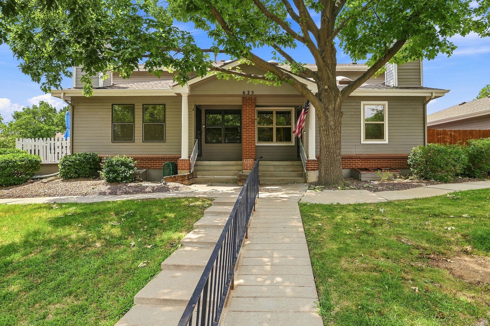 3 bed, 3 full bath – photo 1