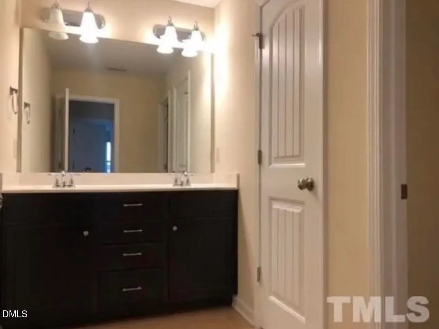 Room in 5 Bedroom Home at Brintons Cottage St – photo 1