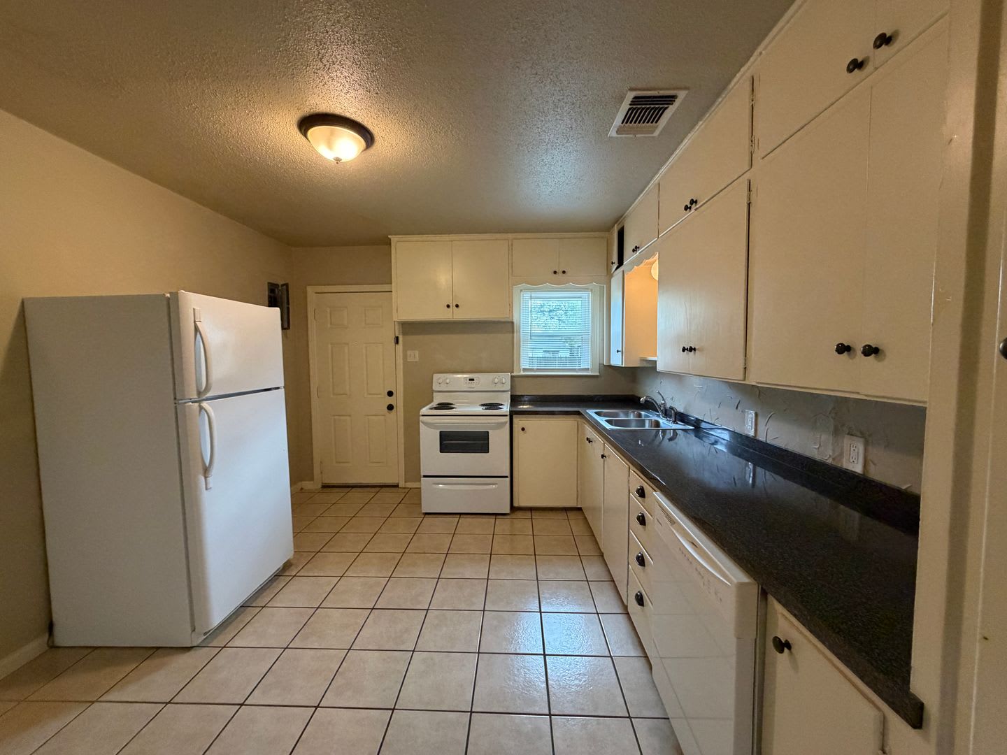 1210 Cottonwood Avenue – photo 5