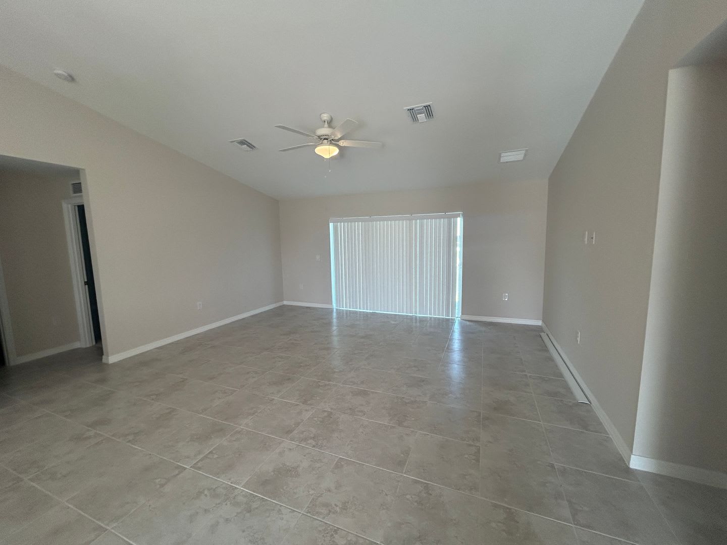 Brand New 4 2 Never Lived In – photo 5