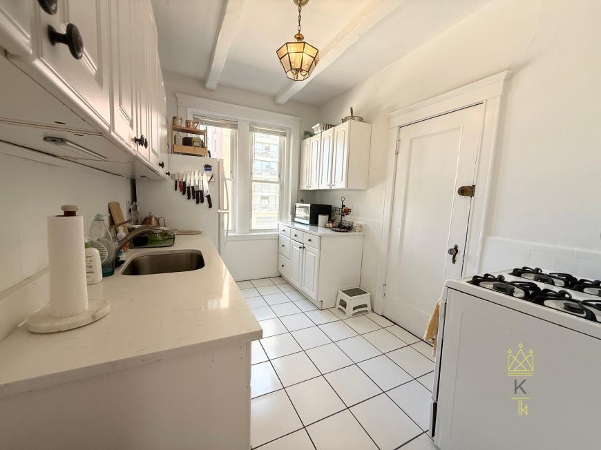 44 Longwood Ave. – photo 4