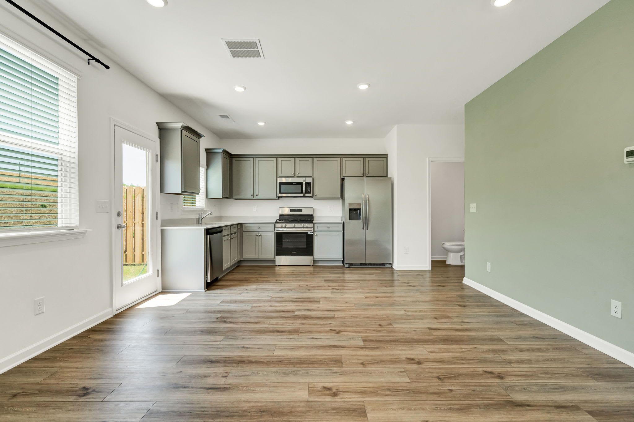5010 Highwood Dr NE – photo 5