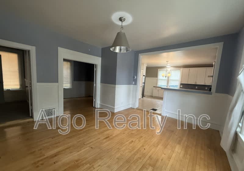 690 Northeast Lowry Avenue – photo 3
