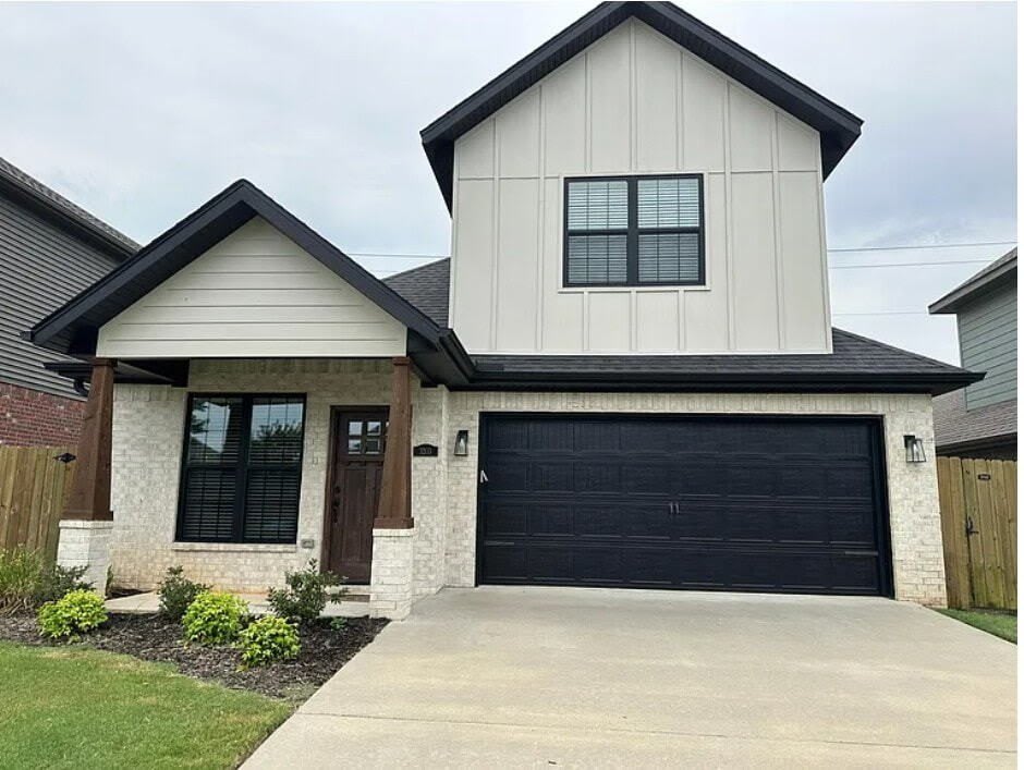 3203 SW Hillstone Avenue – photo 1