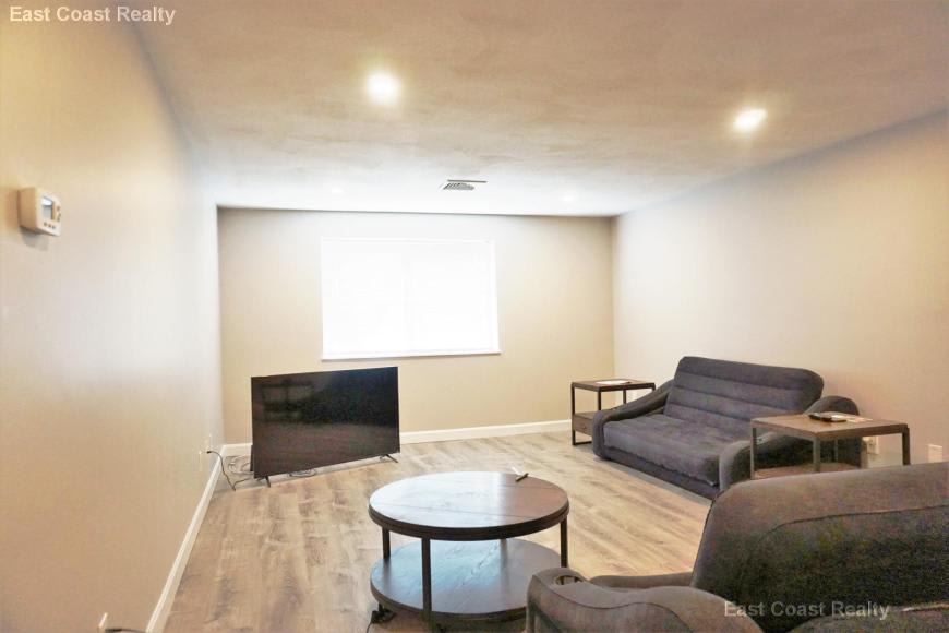 404 Langley Rd. – photo 1