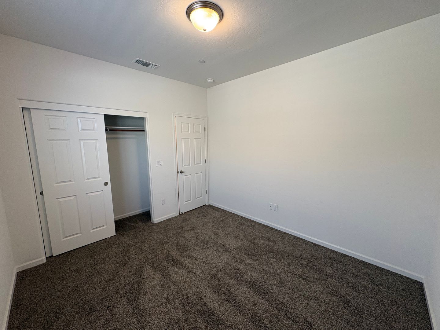 NW Visalia Home with Solar Available Now! – photo 4
