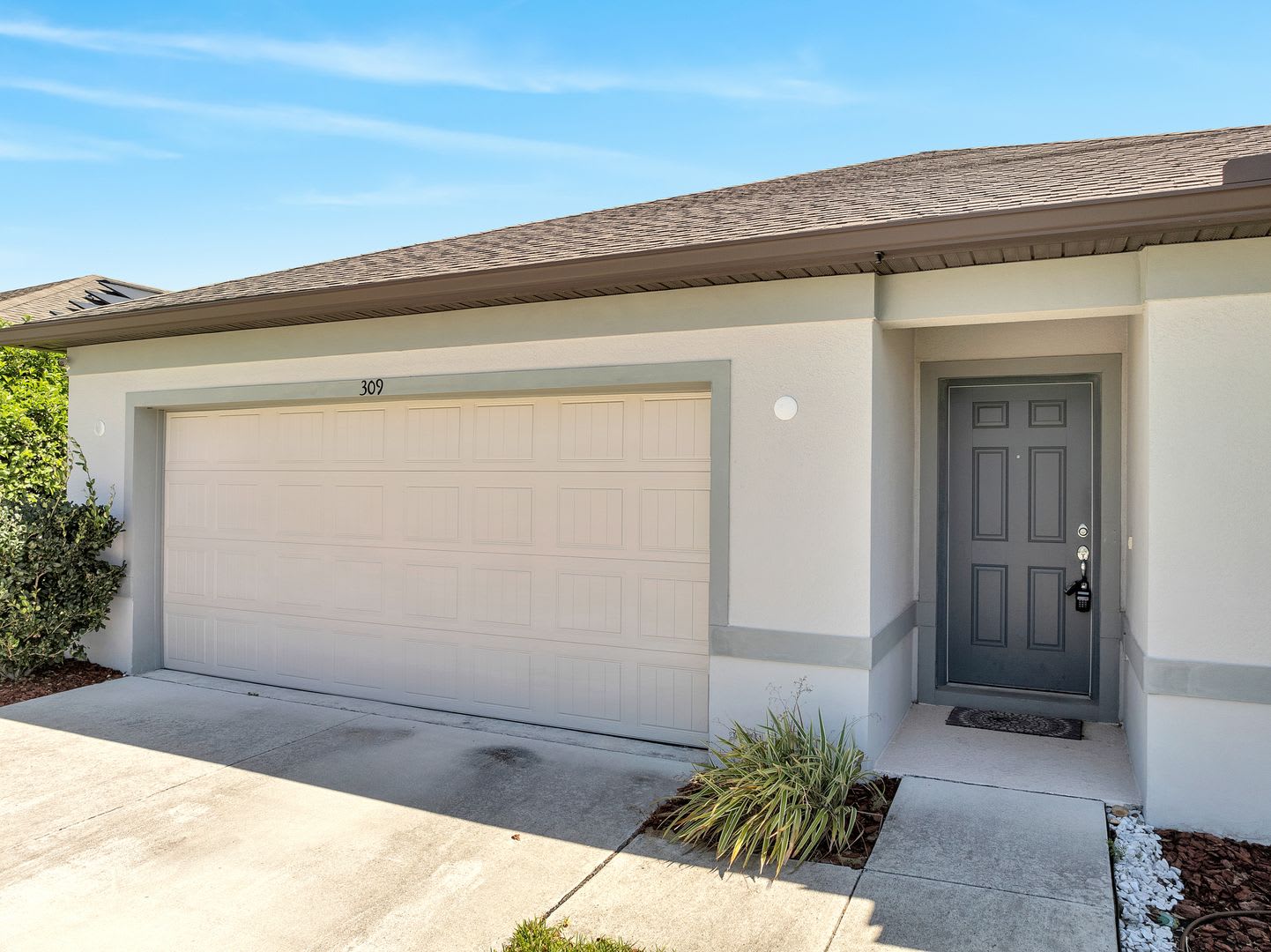 Lovely 4/2 in Davenport! Available now! – photo 4