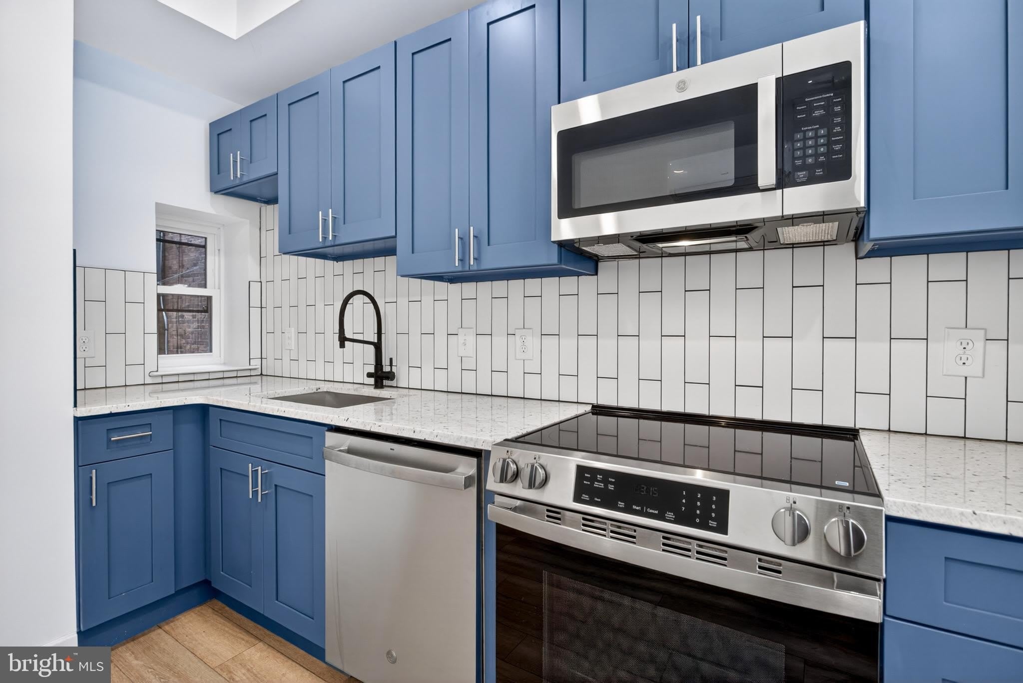 5121 MALCOLM Street – photo 3