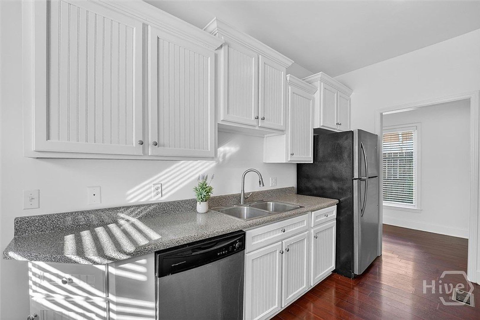 3BR/3BA Downtown Savannah Home – photo 5