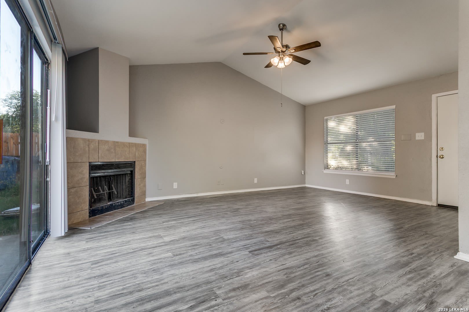 4031 SUNRISE BLUFF DR – photo 5