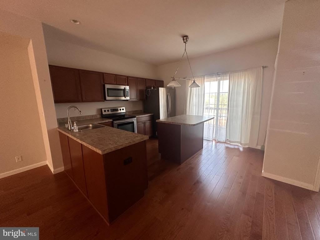 709 E ELM STREET – photo 5