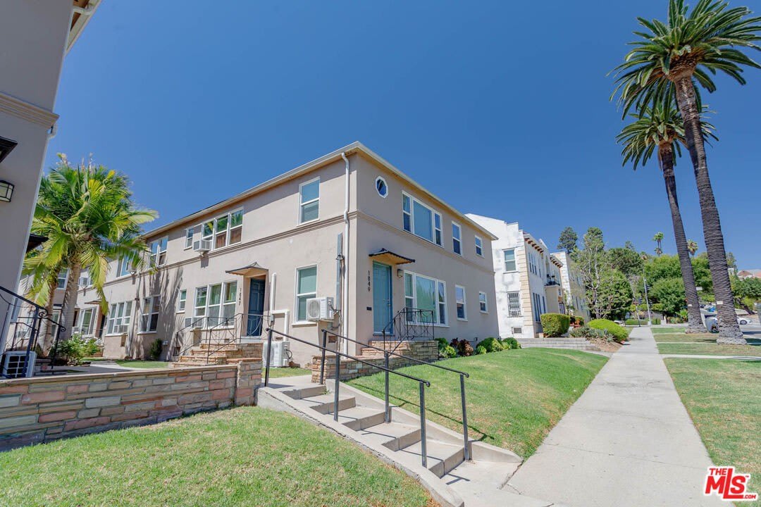 1837 N NORMANDIE Ave – photo 1