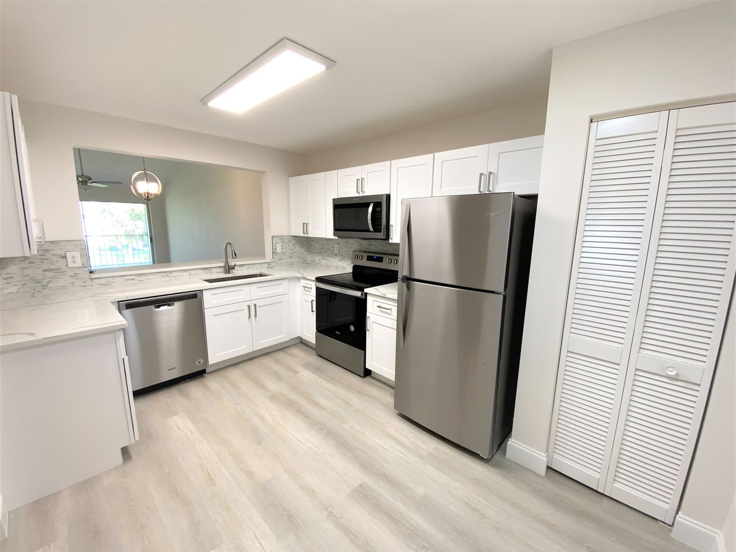 ** NEWCASTLE AT BERKSHIRE LAKES ** 2 BED / 2 BATH CONDO – photo 2