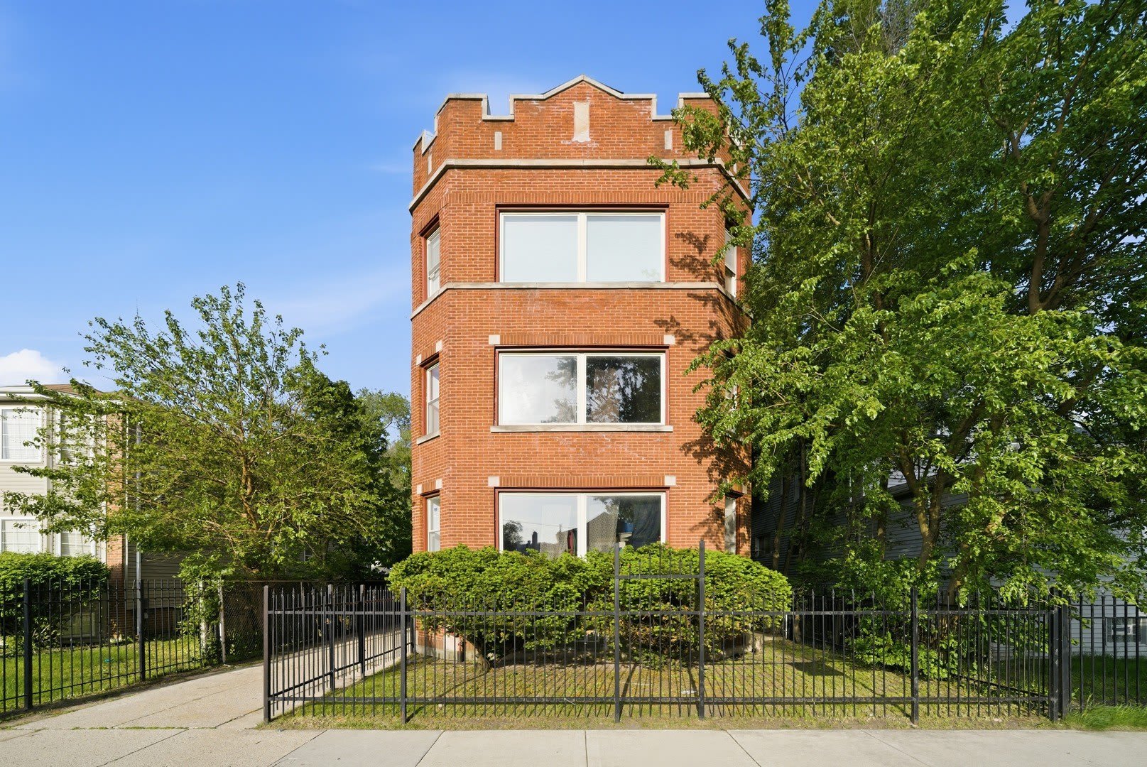 7435 S Euclid Avenue – photo 2