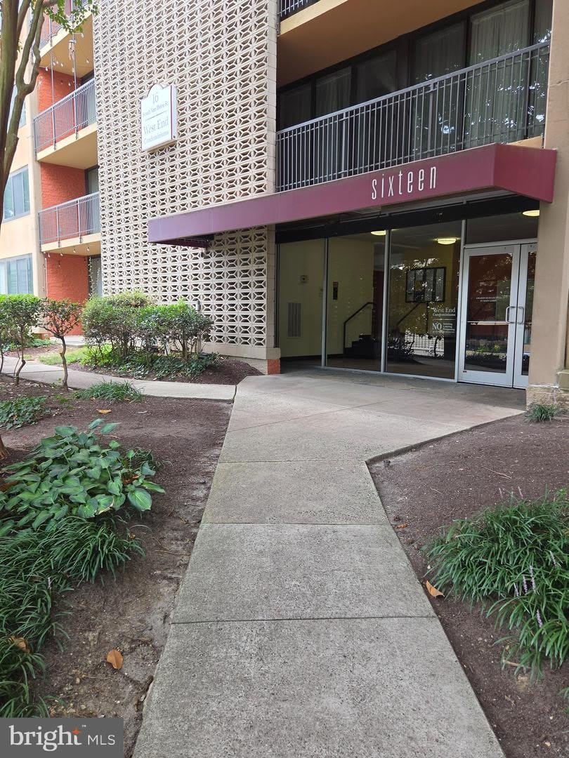 16 S Van Dorn St 201 – photo 2