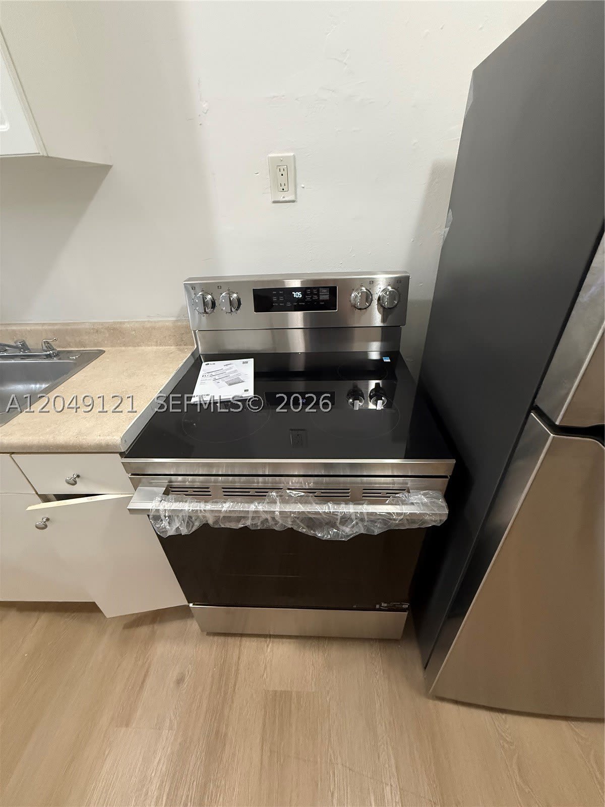 469 SW 3rd St – photo 5
