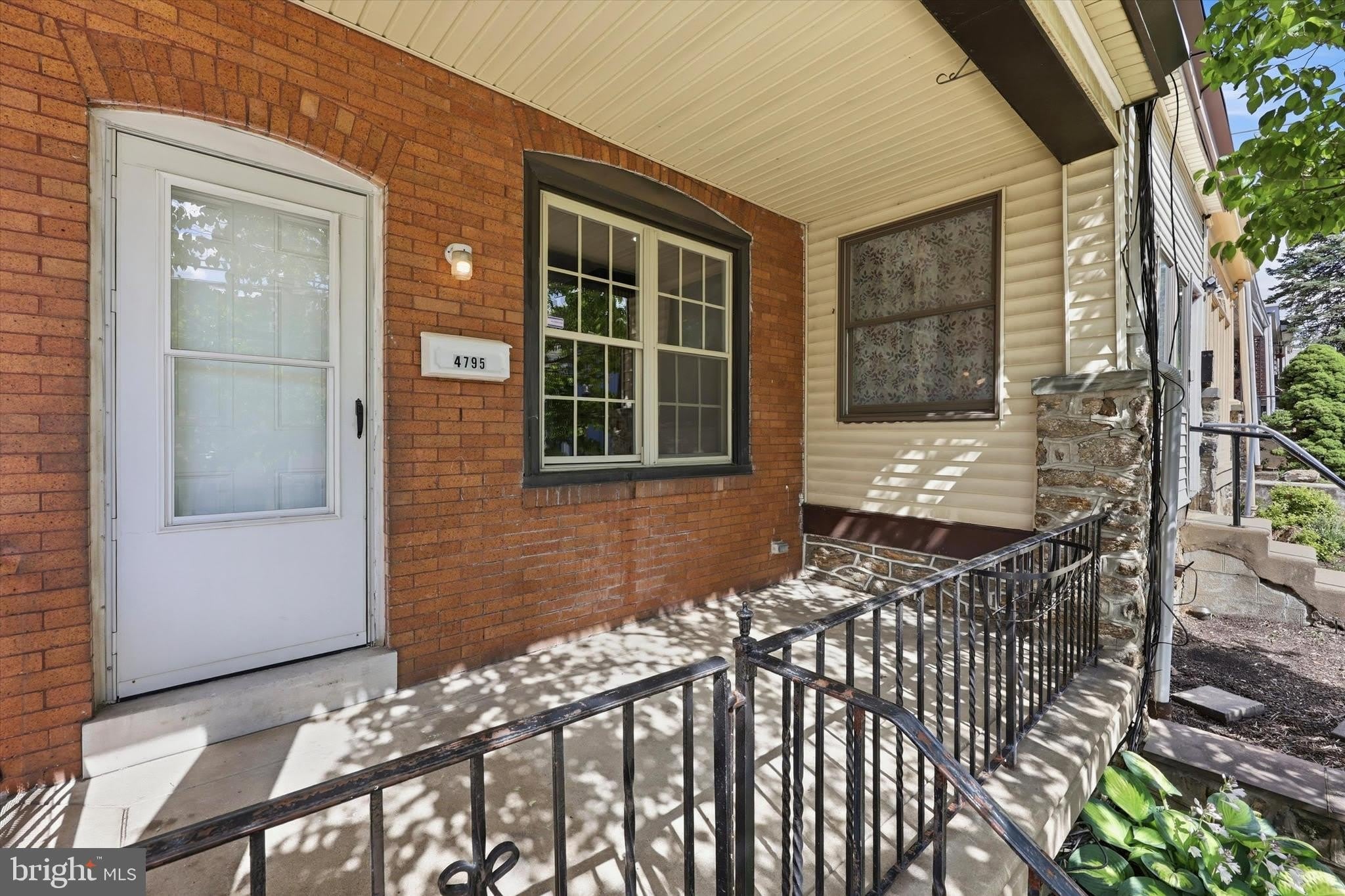 4795 SILVERWOOD Street – photo 2