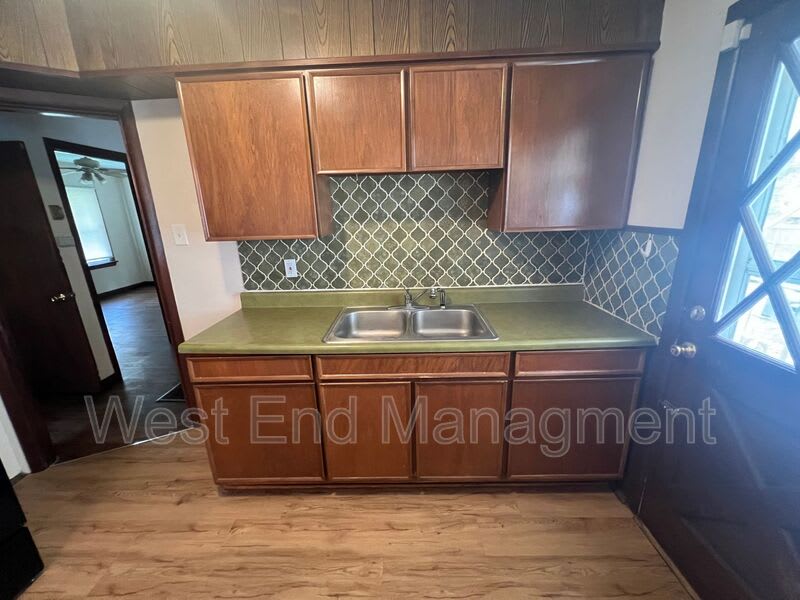 3605 St Gregory Ln – photo 2