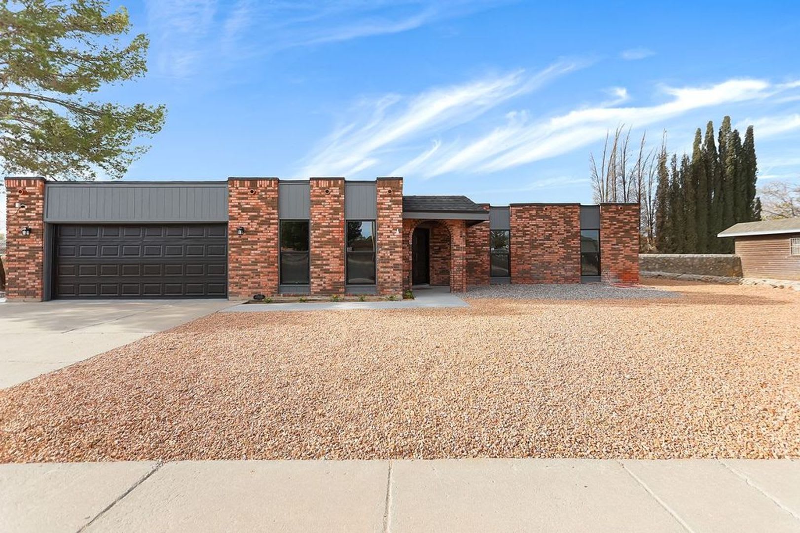 Beautiful East side House 3 bed-2 bath 79928 – photo 1