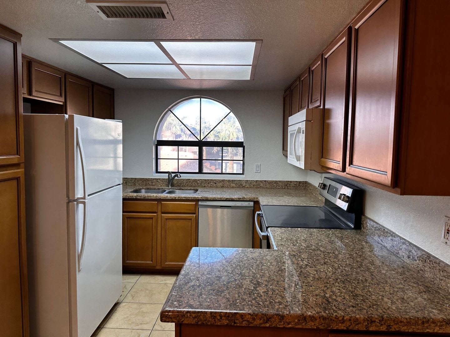 GREAT TEMPE CONDO – photo 3