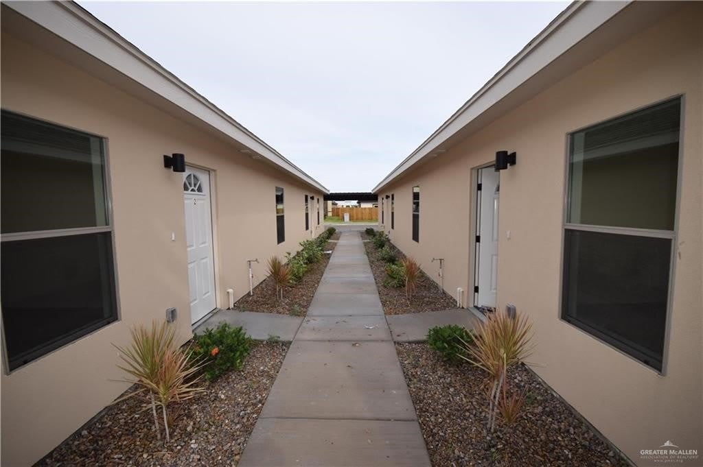 1217 Upas Drive – photo 3