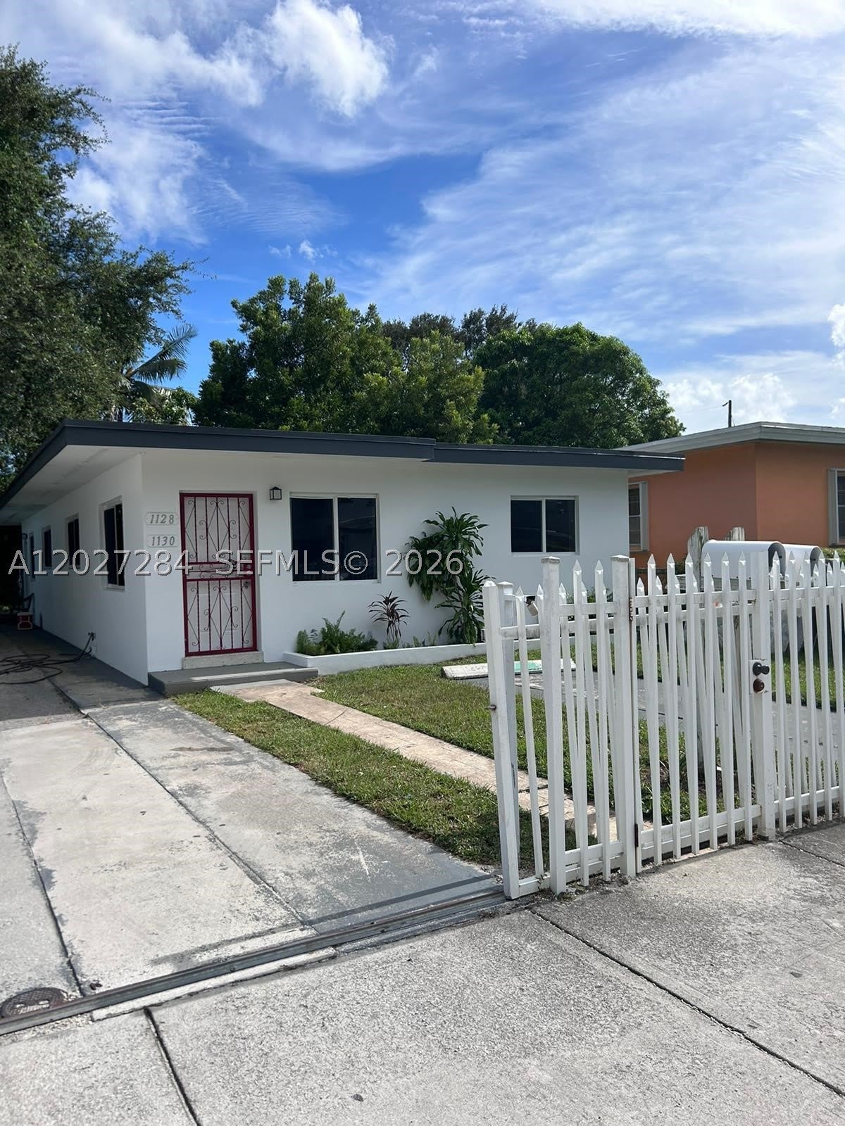 1130 NW 76th St – photo 1