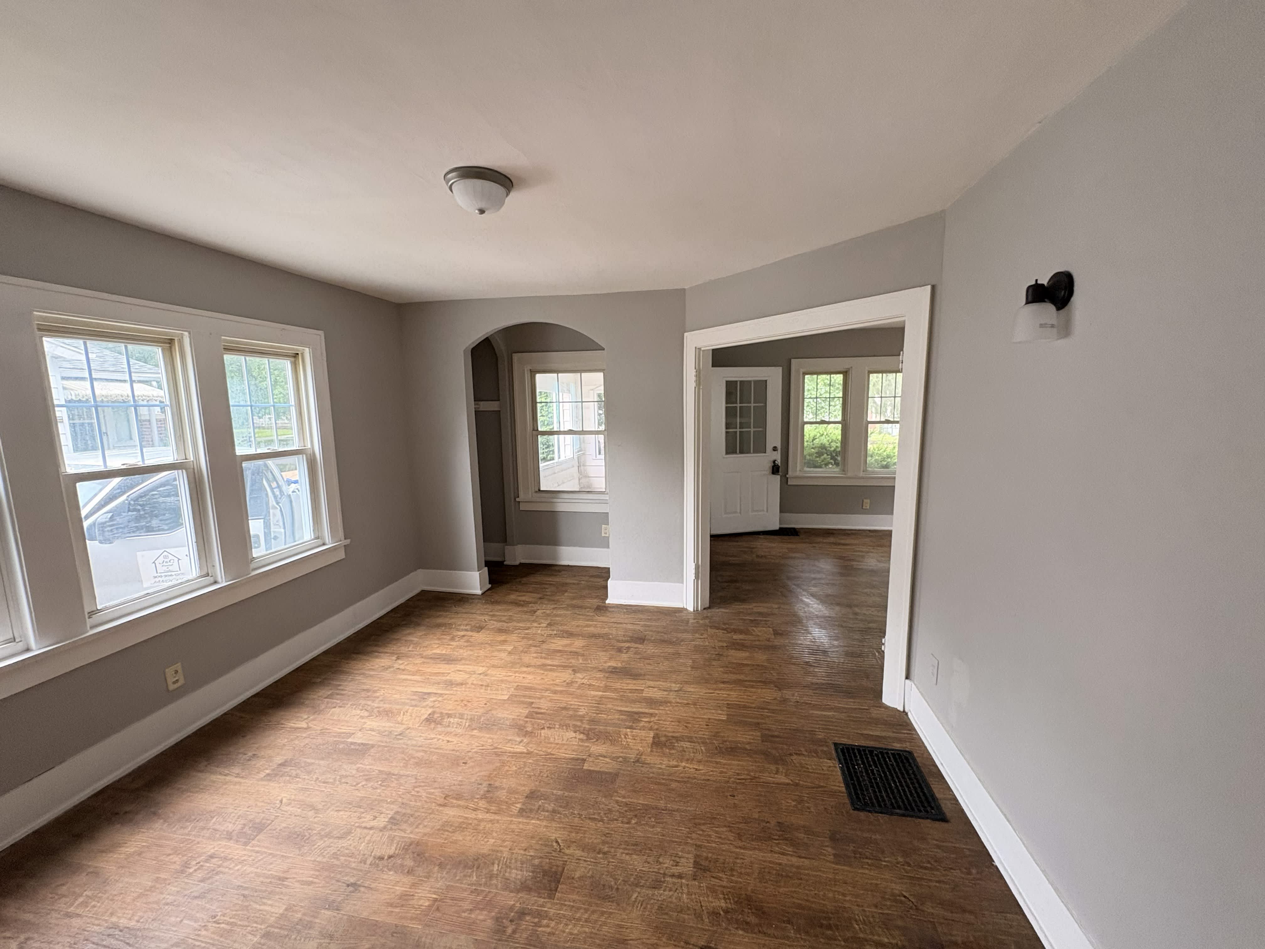 825 W Division St – photo 5