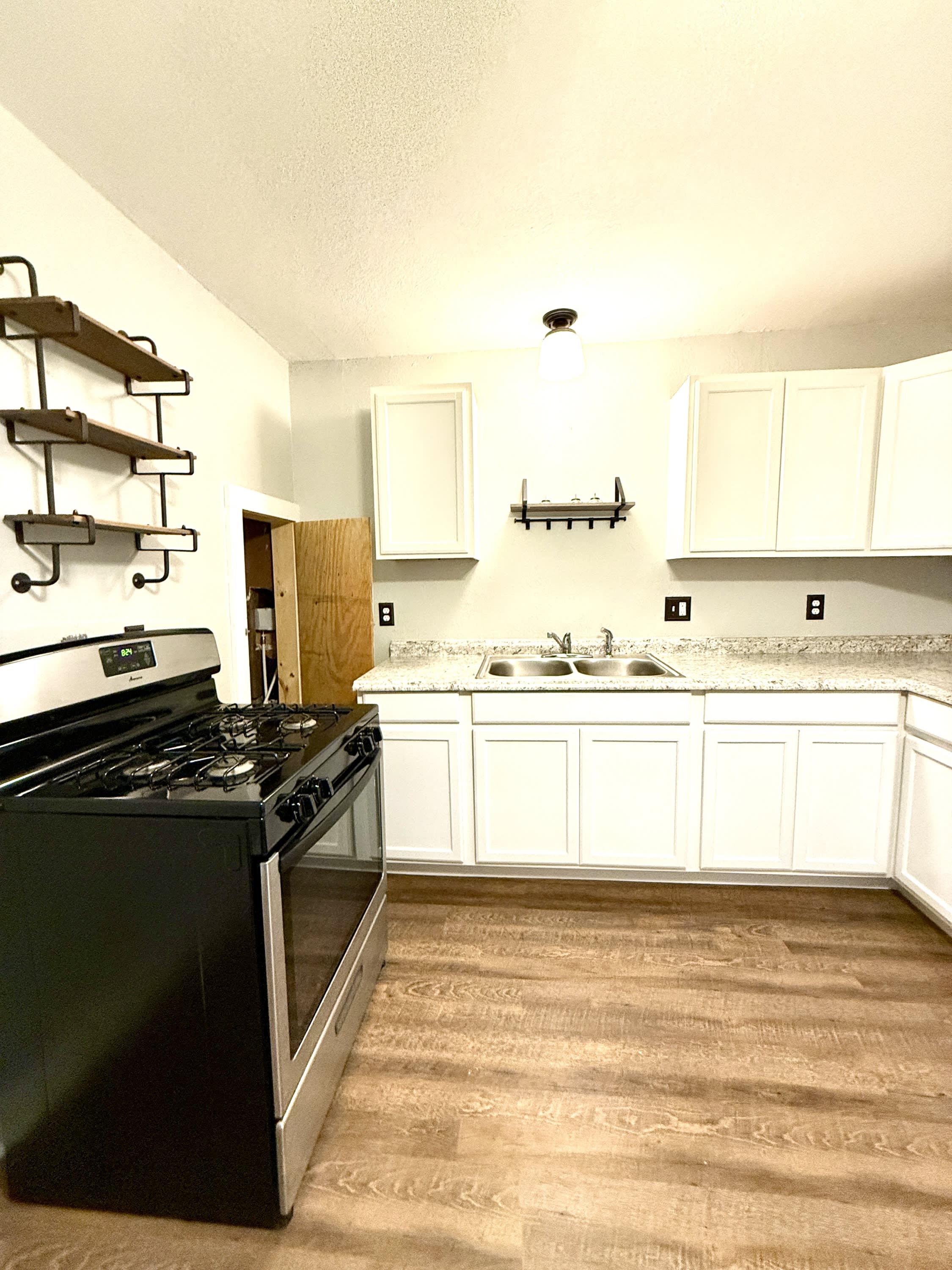 1001 Bailey Street Southeast – photo 2