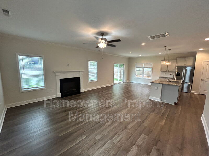 1210 Simpson St – photo 4