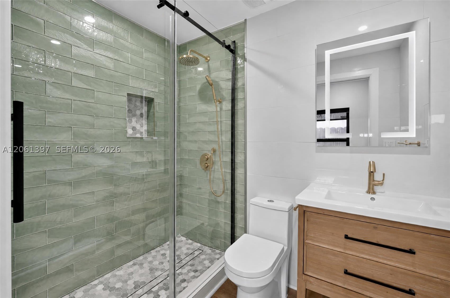 1011 NW 30th Ct – photo 3