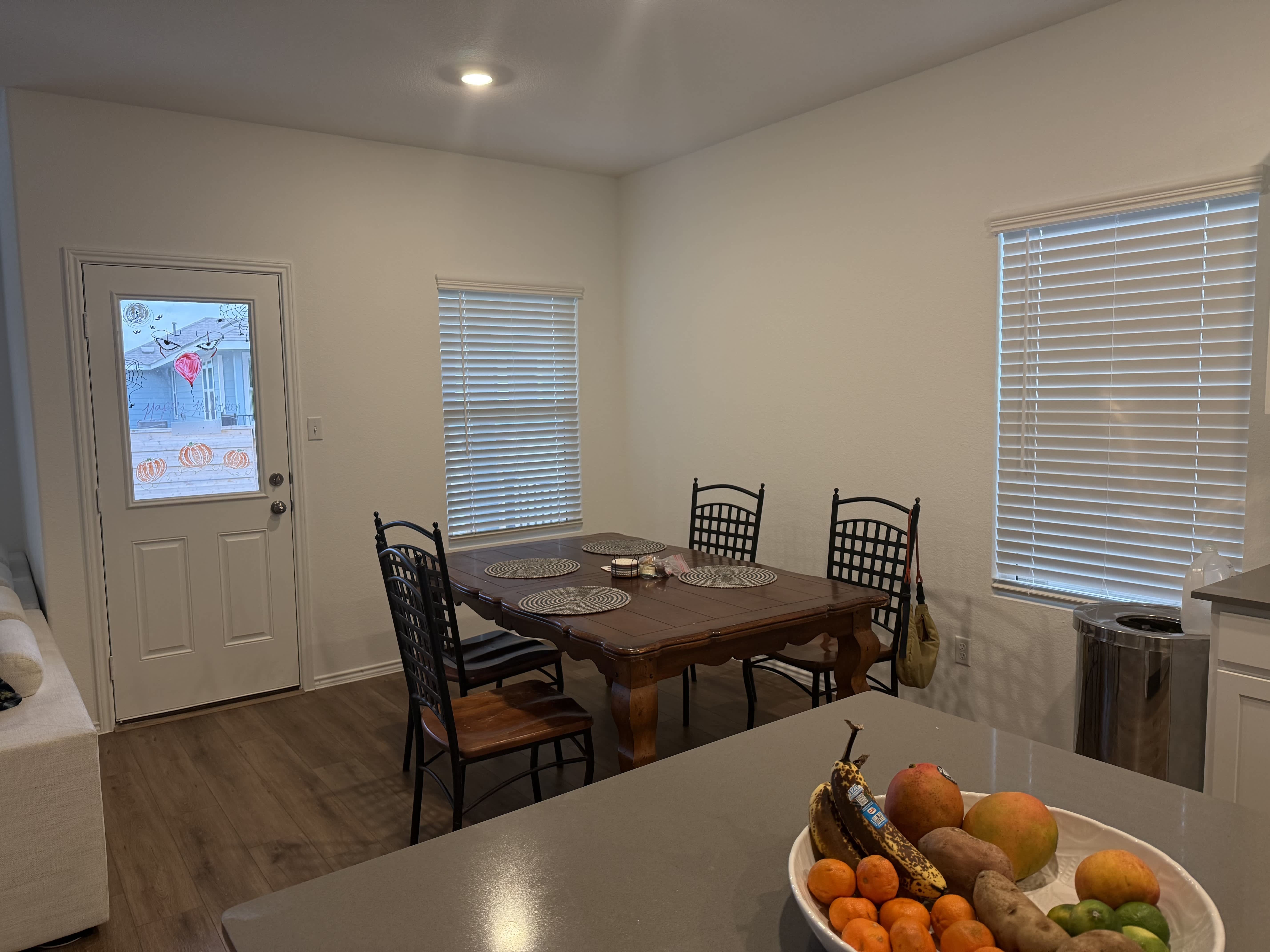 320 Gresham – photo 2