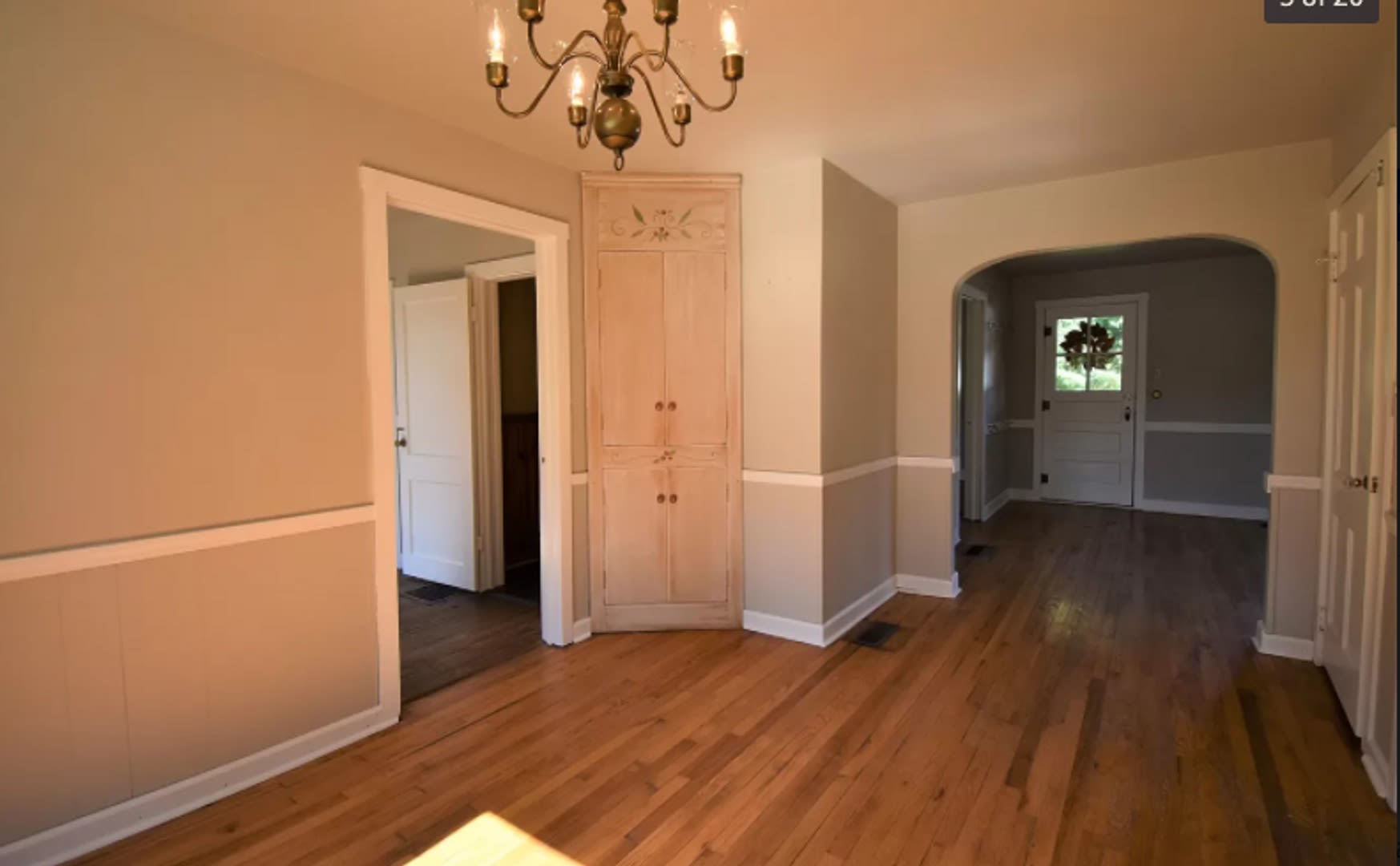 4 bed/3.5 bath, half acre lot, 100 yards from Memorial Stadium! – photo 4