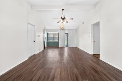 8408 Maine Drive – photo 3
