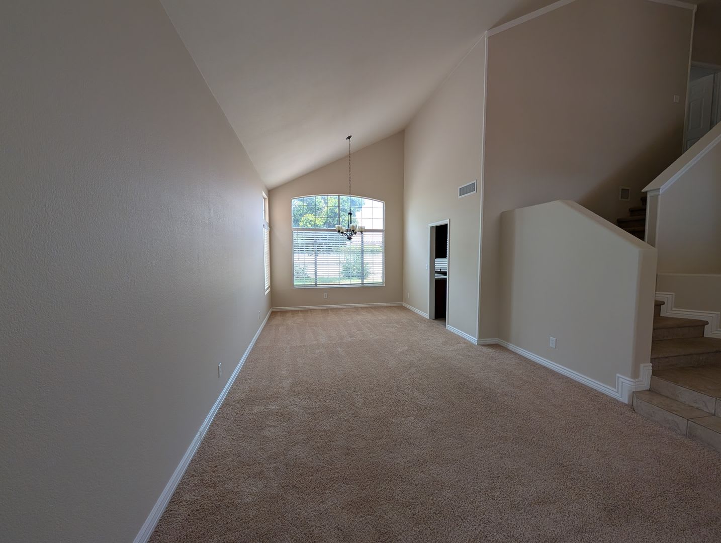 3 Bedroom Plus Den 3 Bathroom Desert Breeze Home – photo 4