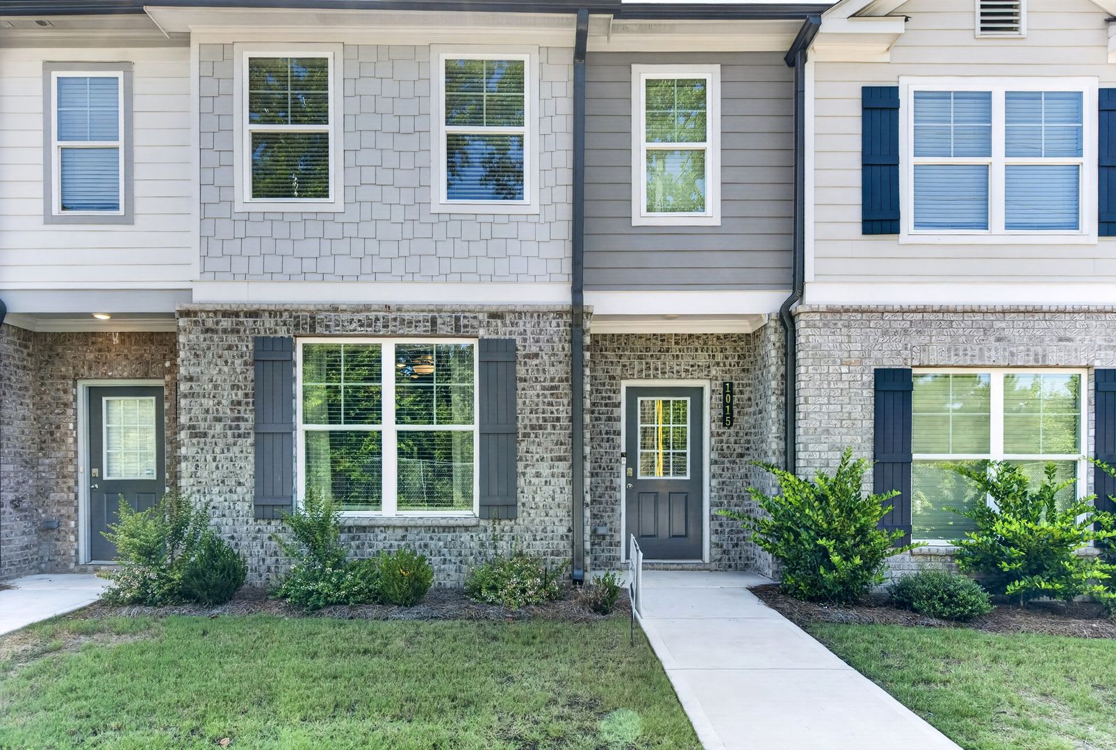 Furnished 3 Bedroom Townhome in Atlanta! – photo 1