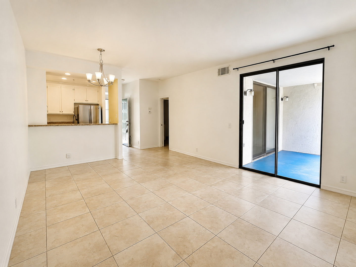 1 Bedroom, 1 Bath Ground Floor Condo in the Heart of Mission Valley! – photo 1