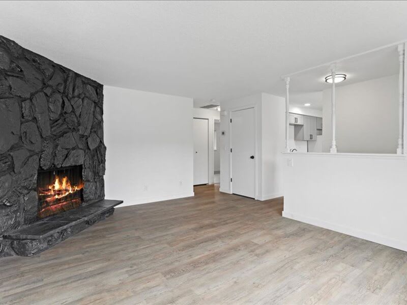 724 S. Morain St. – photo 4