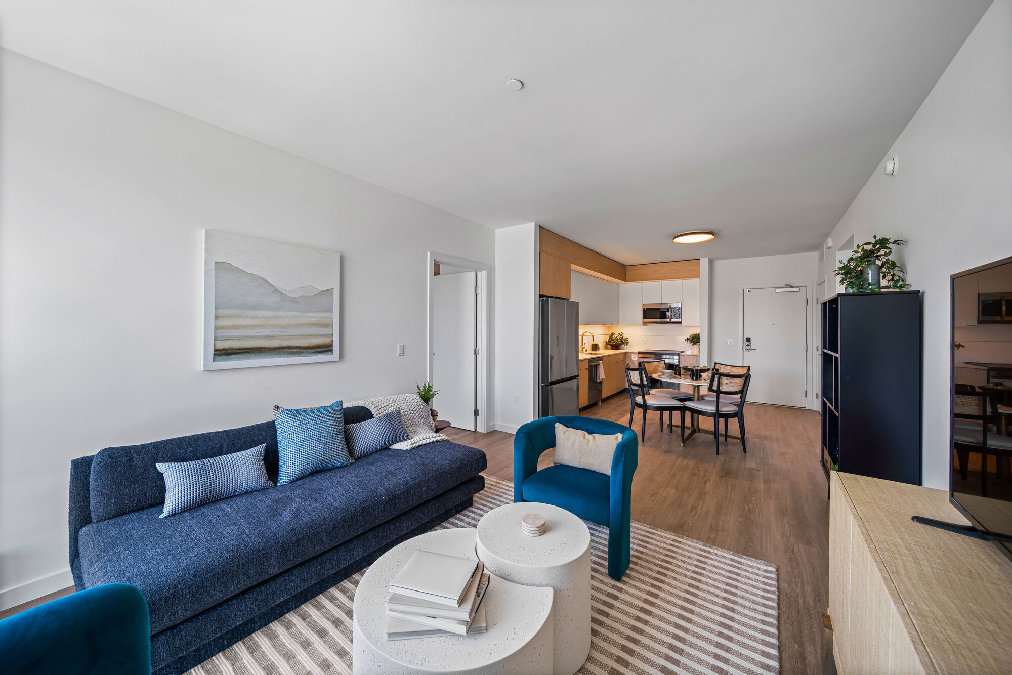 Hawkins – photo 2