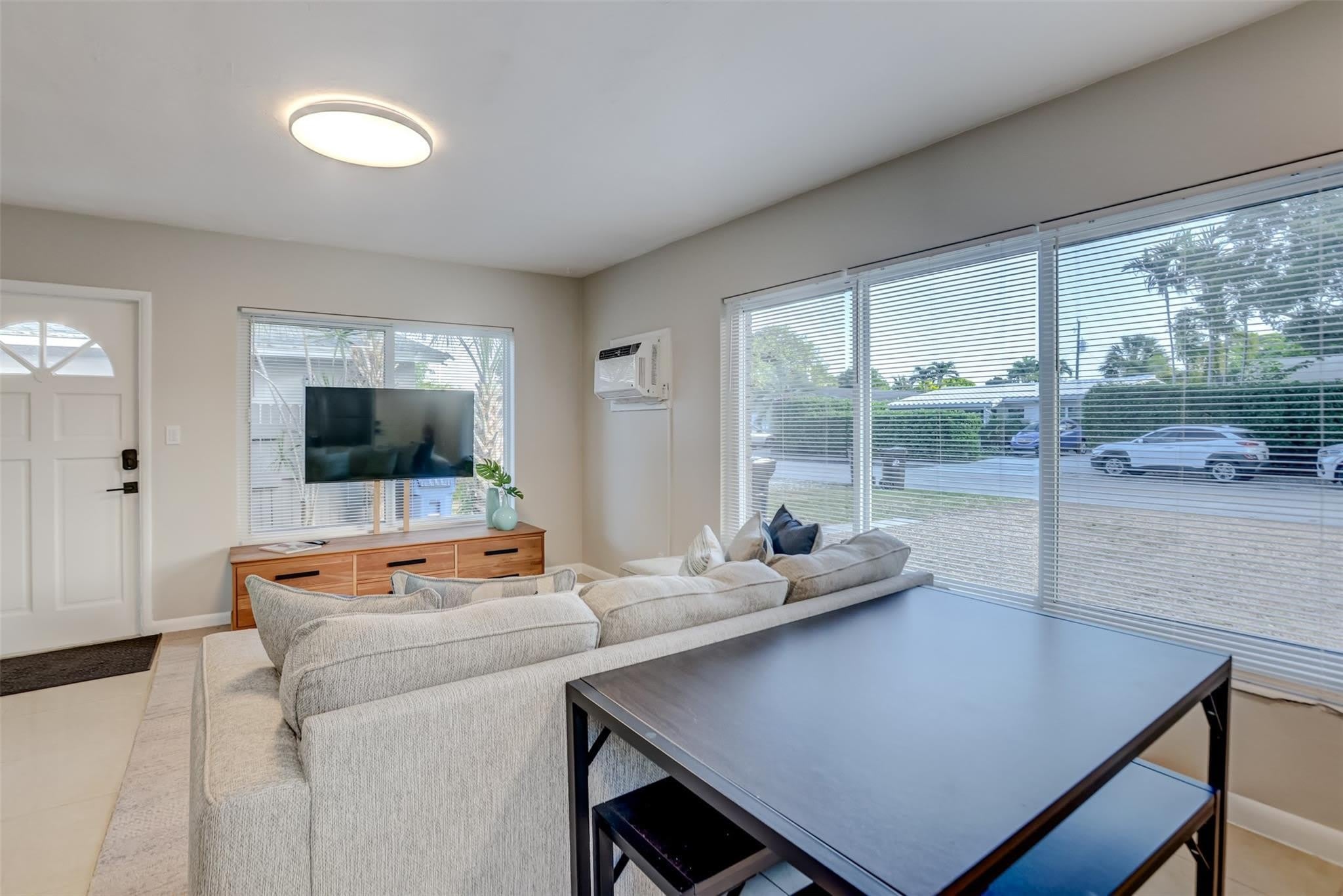 1005 NE 17th Court – photo 3