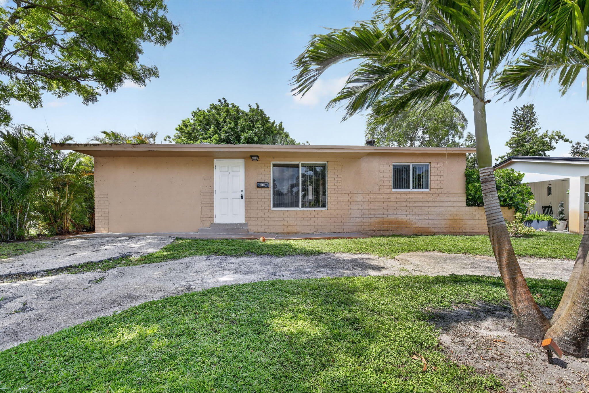 6281 NW 14TH Court – photo 3